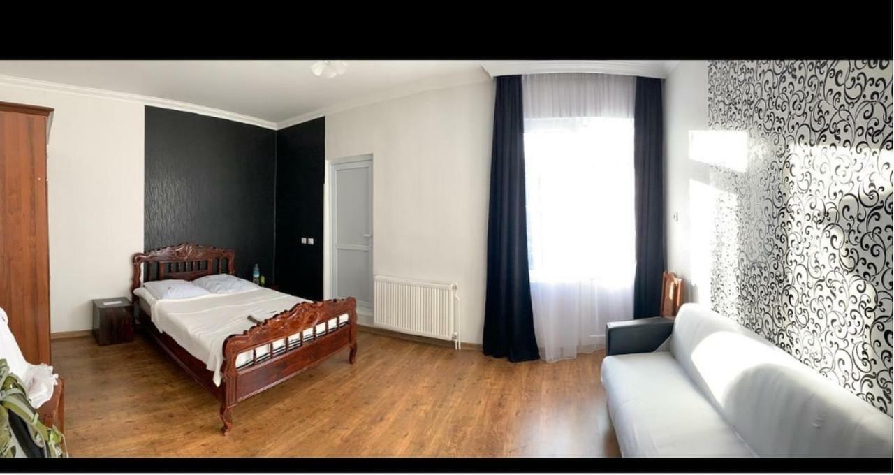 Guest House Telavi XXI ภายนอก รูปภาพ
